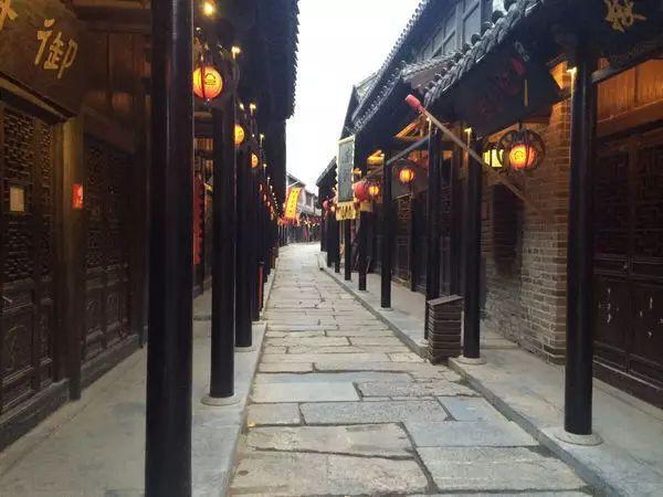 烤蛋糕底的时候为什么老塌游戏画面